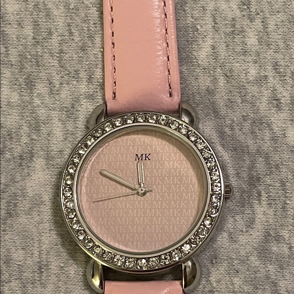 Michael Kors Blush Pink Crystal-Embellished Watch works great new battery - Picture 4 of 6